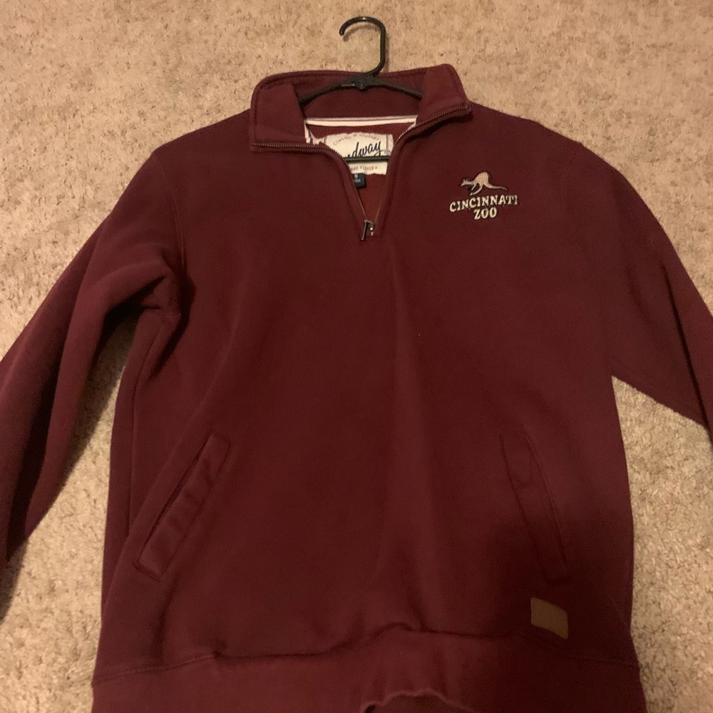 Cincinnati zoo sweatshirt, size small, color burgundy.